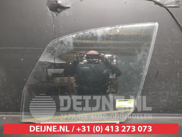 Suzuki SX-4 Türscheibe 4-türig links vorne O688650