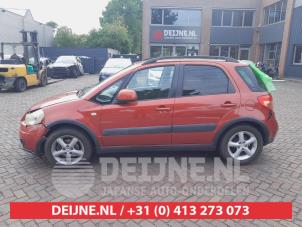 Suzuki SX-4 Türscheibe 4-türig links vorne O688650 foto 2