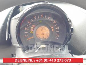 Toyota Aygo Tacho - Kombiinstrument KM O689009 foto 3