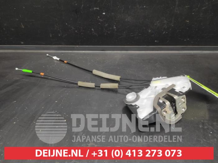 Toyota Aygo X Deurslot Mechaniek 4Deurs links-voor O689213