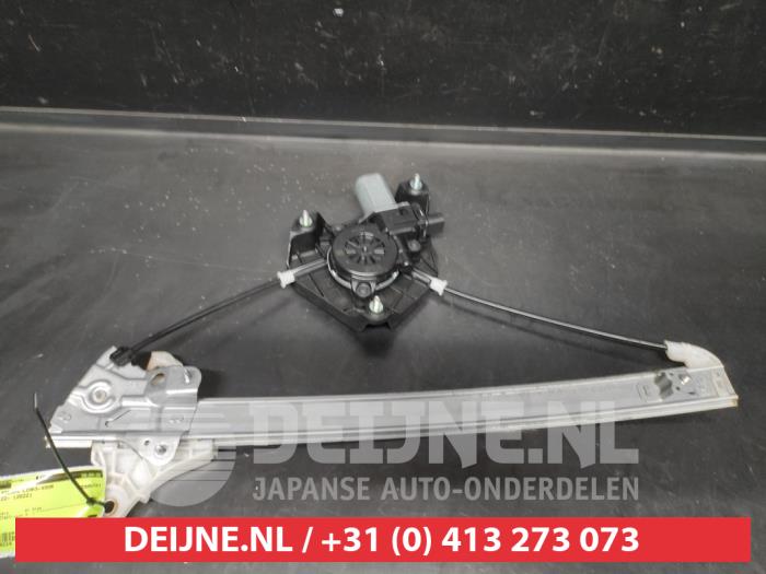 Toyota Aygo X Ruitmechaniek 4Deurs links-voor O689214