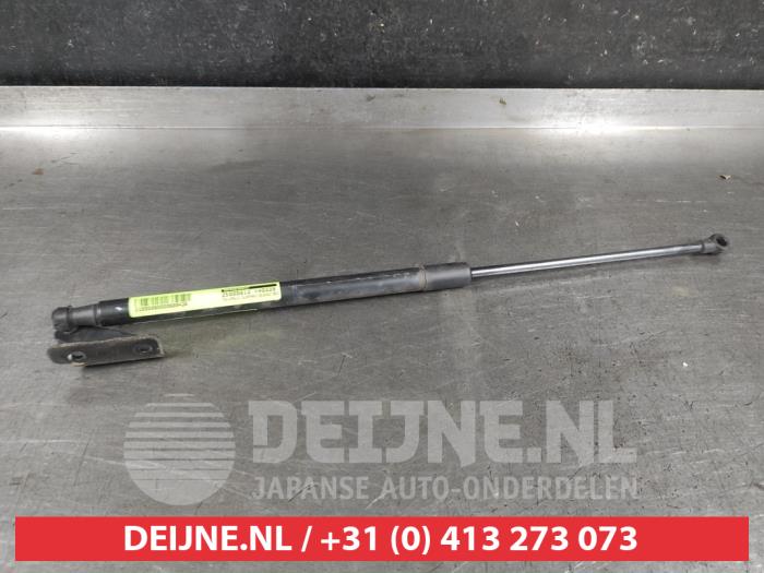 Nissan Qashqai Gasdemper links-achter O689426
