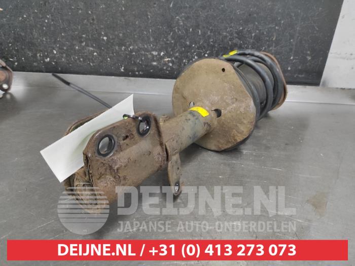 Toyota Avensis Stoßdämpferstrebe rechts vorne O689576