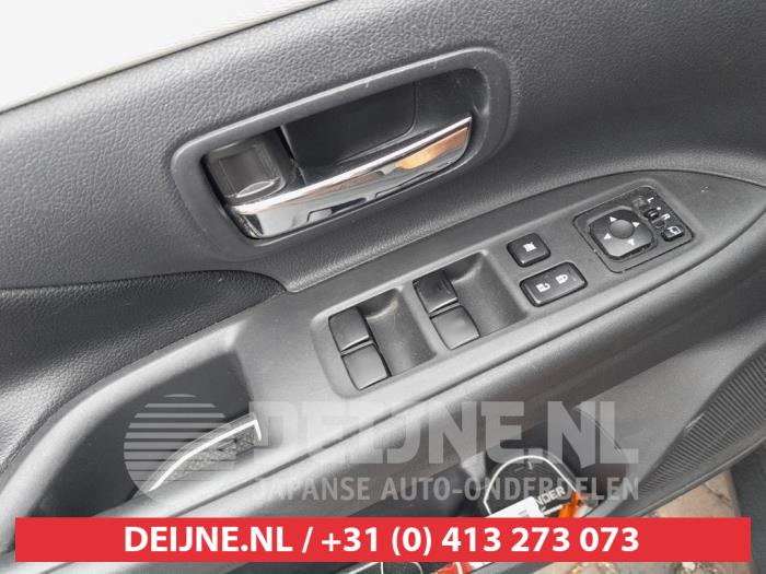 Mitsubishi Outlander Combischakelaar ramen O689583