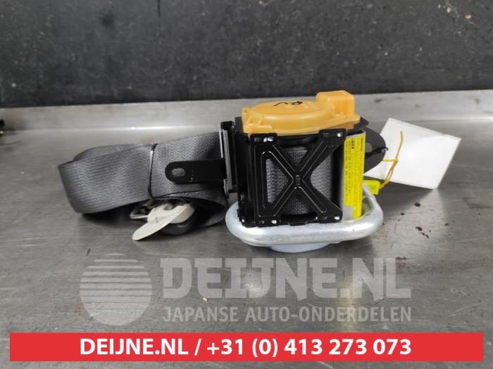 Toyota Avensis Sicherheitsgurt rechts vorne O689724