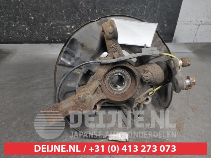 Toyota Avensis Achsschenkel rechts vorne O689738