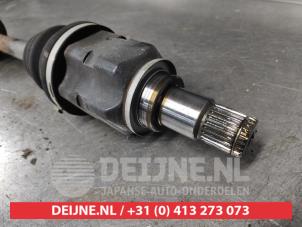 Toyota Avensis Front drive shaft, left O689743 photo 3