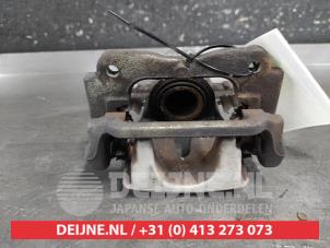 Gebruikte Remklauw (Tang) links-achter Toyota Avensis (T25/B1D) 2.0 16V VVT-i D4 Prijs € 35,00 Margeregeling aangeboden door V.Deijne Jap.Auto-onderdelen BV
