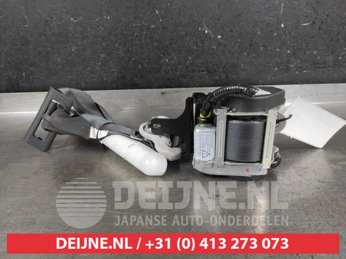 Nissan Pulsar Front seatbelt, left O689920