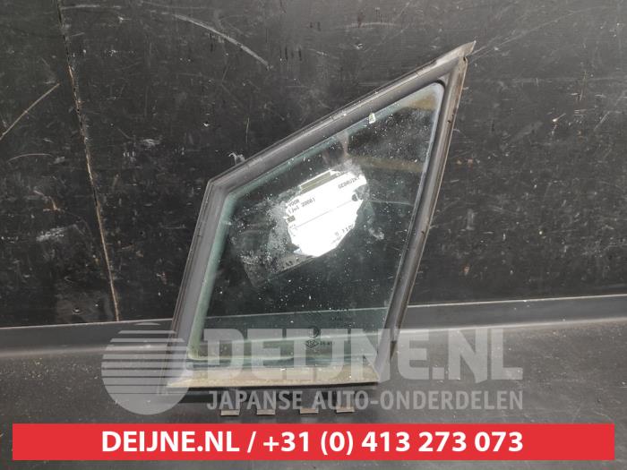 Toyota Corolla Verso Driehoeks Ruit links-voor O689930