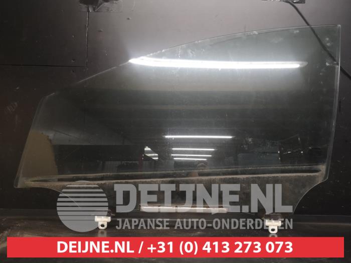 Toyota Corolla Verso Portierruit 4Deurs links-voor O689933