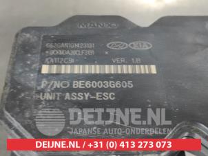 Hyundai Veloster ABS Pumpe O689977 foto 3