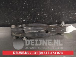 Nissan Qashqai Querlenker links hinten O690103 foto 3