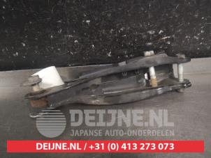 Nissan Qashqai Rear wishbone, right O690104 photo 2