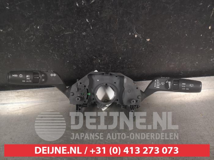 Nissan Qashqai Steering column stalk O690154