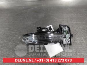 Gebruikte Knipperlicht spiegel rechts Nissan Qashqai (J12) 1.3 DIG-T MHEV 16V Prijs € 35,00 Margeregeling aangeboden door V.Deijne Jap.Auto-onderdelen BV