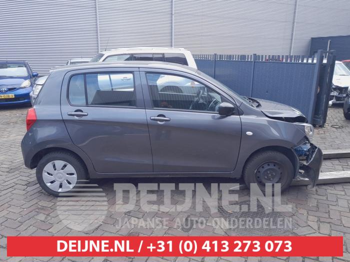 Suzuki Celerio Dreieckfenster rechts hinten O690373