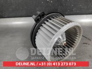 Toyota Corolla Verso Kachel Ventilatiemotor O690432 foto 2