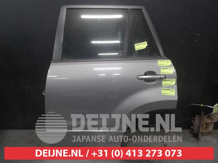 Suzuki Grand Vitara Rear door 4-door, left O690460