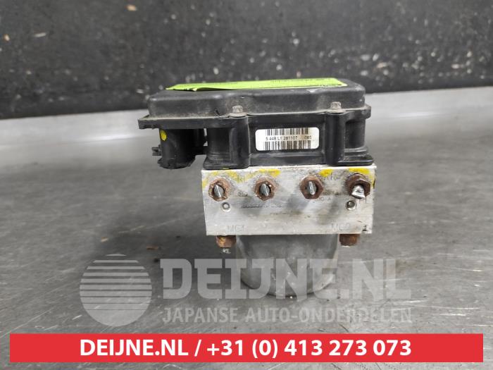 Toyota Corolla Verso ABS Pomp O690439