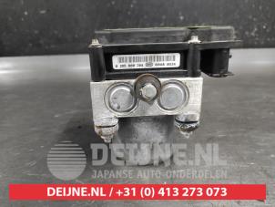 Toyota Corolla Verso ABS pump O690439 photo 2