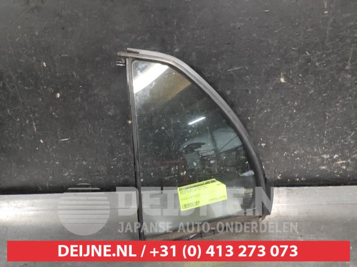 Toyota Yaris Driehoeks Ruit links-achter O690502