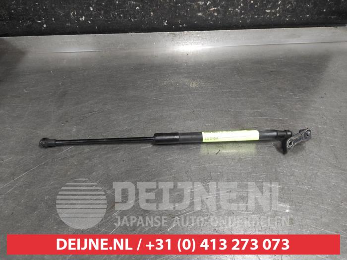 Toyota Yaris Gasdemper rechts-achter O690515