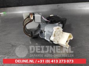 Toyota Yaris Kontaktslot+Sleutel O690509 foto 2