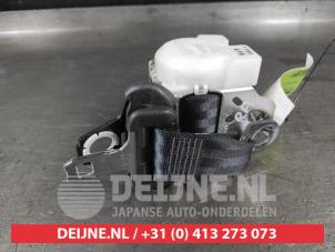 Toyota Aygo Rear seatbelt, right O690616 photo 2