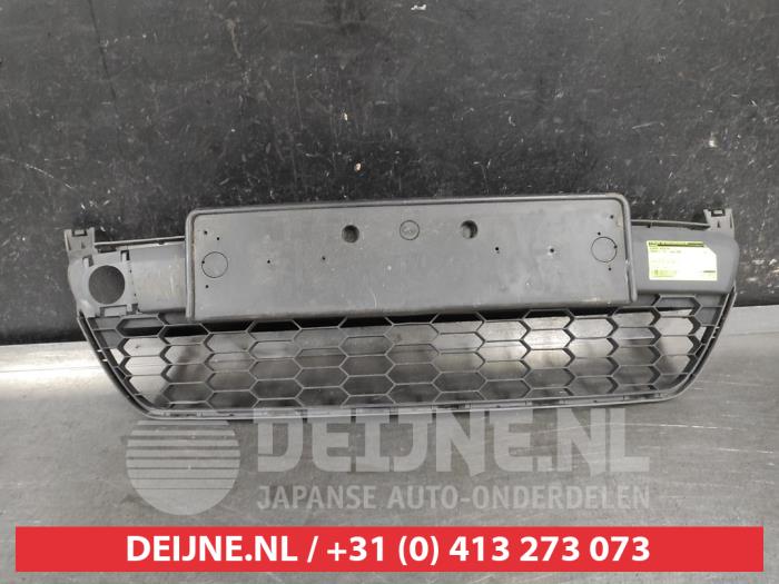 Mazda 2 Bumper Rooster O690625