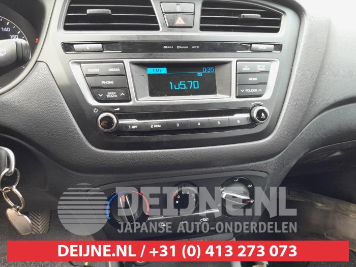 Hyundai I20 Heater control panel O690694