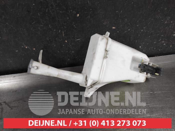 Nissan Note Front windscreen washer reservoir O690815