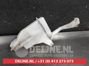 Nissan Note Front windscreen washer reservoir O690815 photo 2