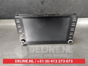 Gebruikte Radio Toyota C-HR (X1,X5) 1.8 16V Hybrid Prijs op aanvraag aangeboden door V.Deijne Jap.Auto-onderdelen BV