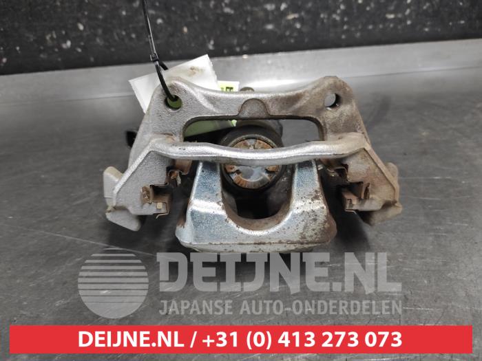 Toyota C-HR Remklauw (Tang) rechts-achter O690971