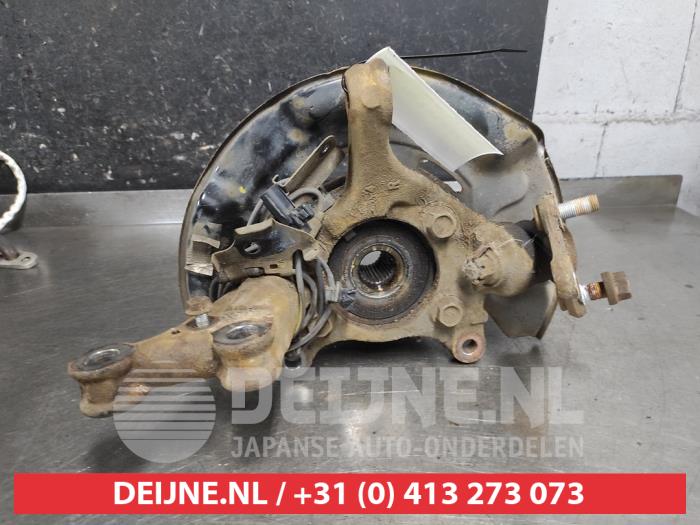 Toyota Prius Plus Achsschenkel rechts vorne O690996