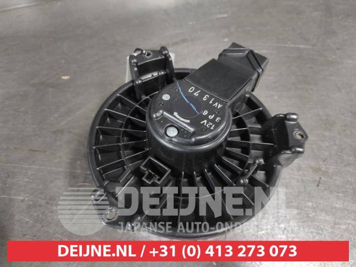 Toyota Yaris Kachel Ventilatiemotor O691044