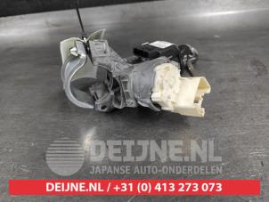Toyota Yaris Kontaktslot+Sleutel O691055 foto 2