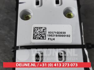 Hyundai I30 Multi-functional window switch O691074 photo 2
