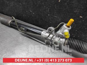 Mitsubishi L200 Lenkgetriebe Servo O691175 foto 2