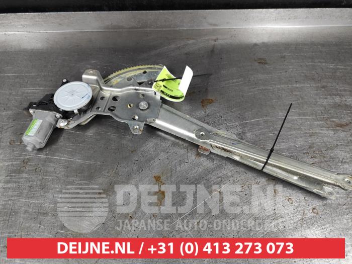 Nissan Pixo Ruitmechaniek 4Deurs links-voor O691219