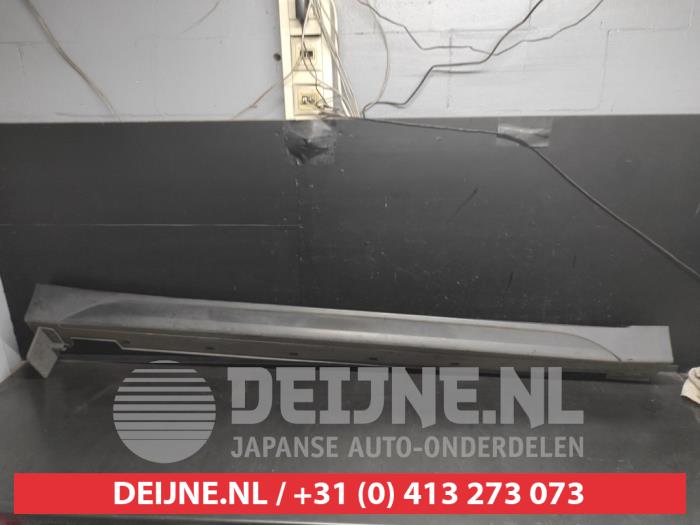 Hyundai Tucson Side skirt, right O691240