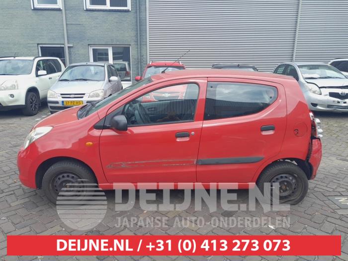 Suzuki Alto Tür 4-türig links vorne O691255
