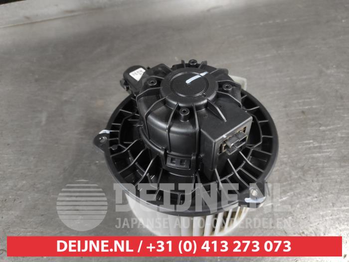 Hyundai I30 Heating and ventilation fan motor O691405