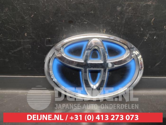 Toyota Yaris Embleem O691479