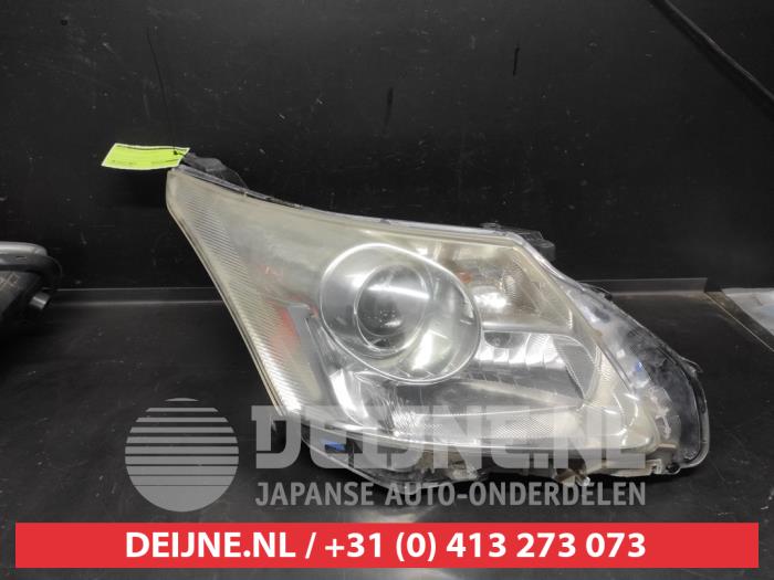 Toyota Avensis Koplamp rechts O691490
