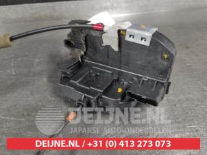 Nissan Qashqai Türschlossmechanik 4-türig links hinten O691588 foto 2