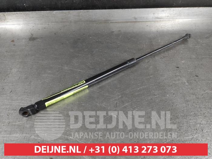 Nissan Qashqai Gasdemper links-achter O691736