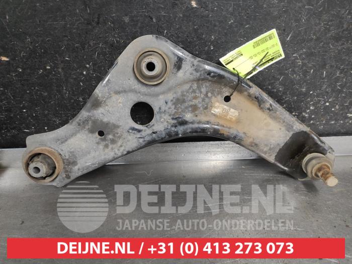 Nissan Qashqai Draagarm onder rechts-voor O691642