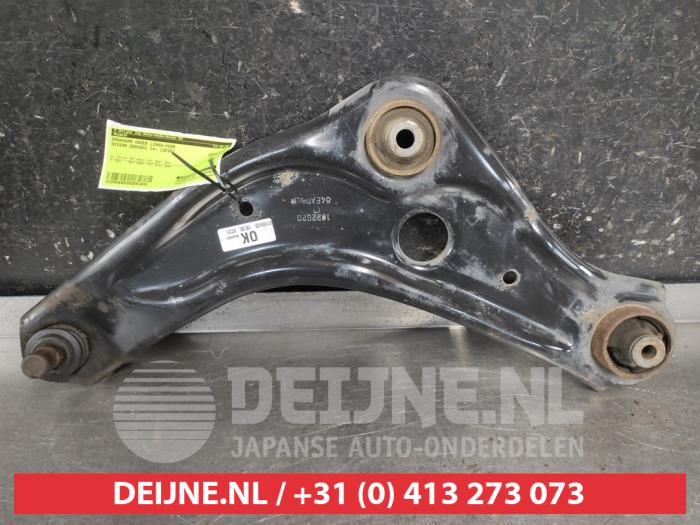 Nissan Qashqai Draagarm onder links-voor O691641